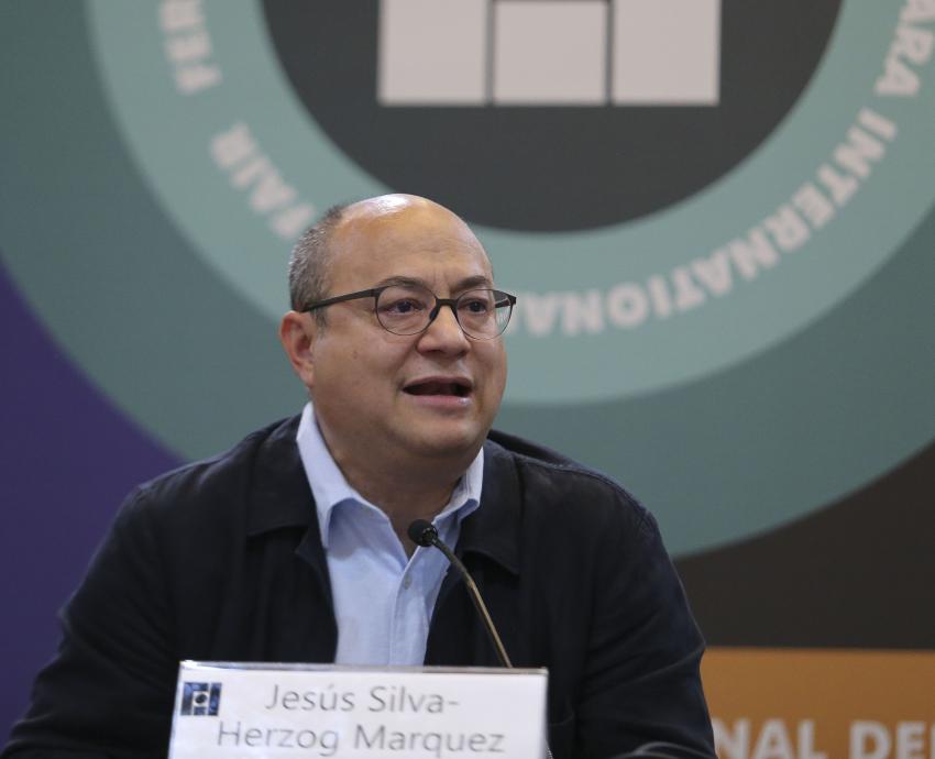 Pactos económicos y políticos sumen al país en el estancamiento económico