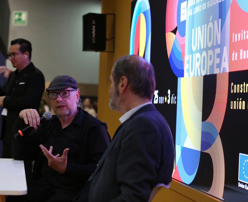 Villoro y Mordzinski dialogan acerca de la fotografía en la FIL