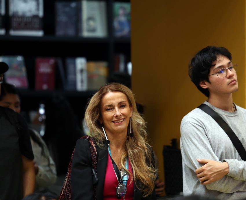 Villoro y Mordzinski dialogan acerca de la fotografía en la FIL