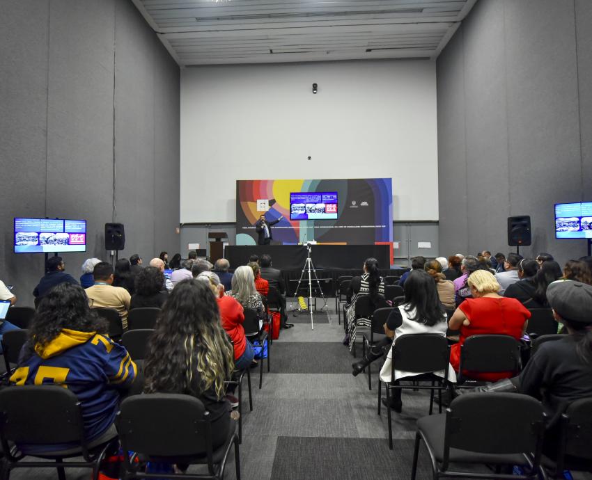 La función de las bibliotecas como instituciones sociales a debate en la FIL 37