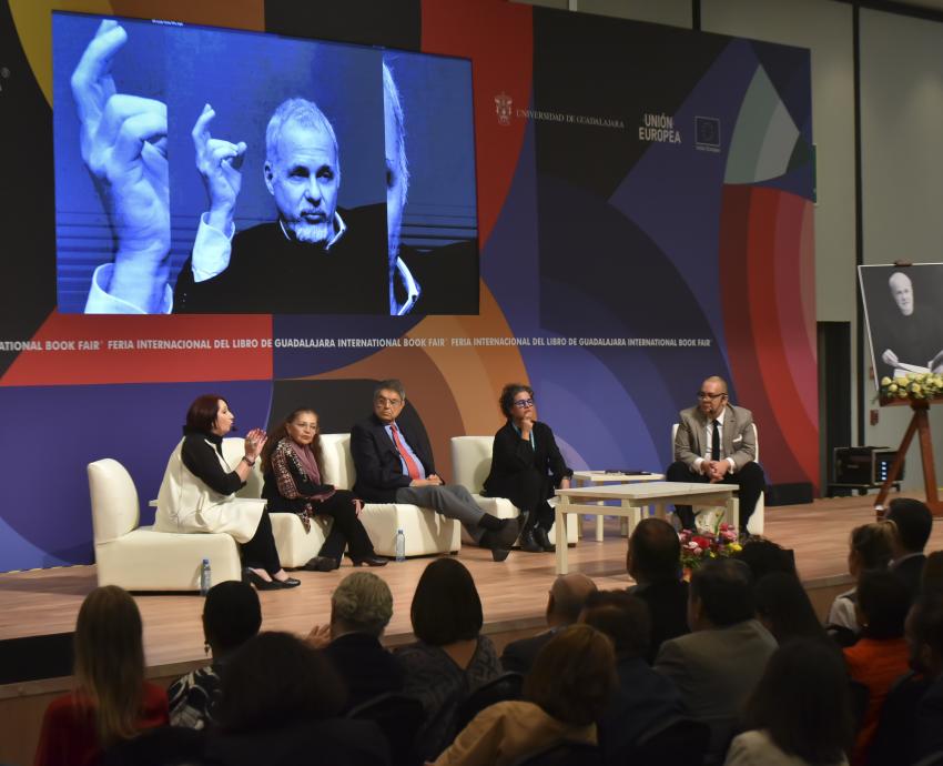 Rinden homenaje a Raúl Padilla López, el académico, gestor cultural y amigo, en la FIL