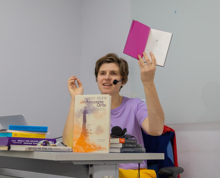 La creación de libros nos da autoría y la oportunidad de elegir: Judith Schalansky, diseñadora gráfica