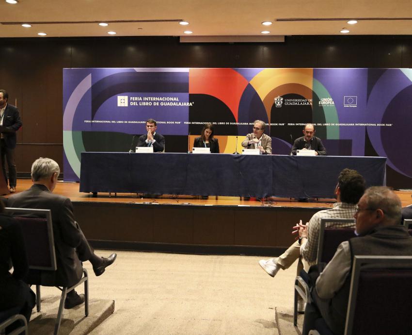 Especialistas dialogan acerca de las incertidumbres que enfrenta la Unión Europea