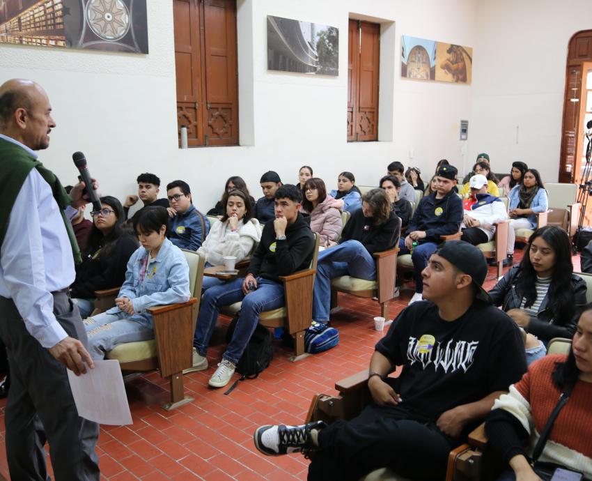Imparten Taller de Redacciones igualitarias a periodistas