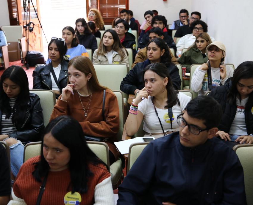 Imparten Taller de Redacciones igualitarias a periodistas