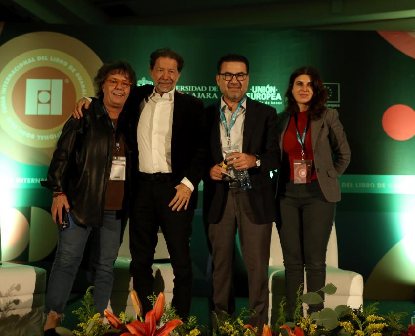 Analizan los peligros de la polarización para el periodismo, en la FIL