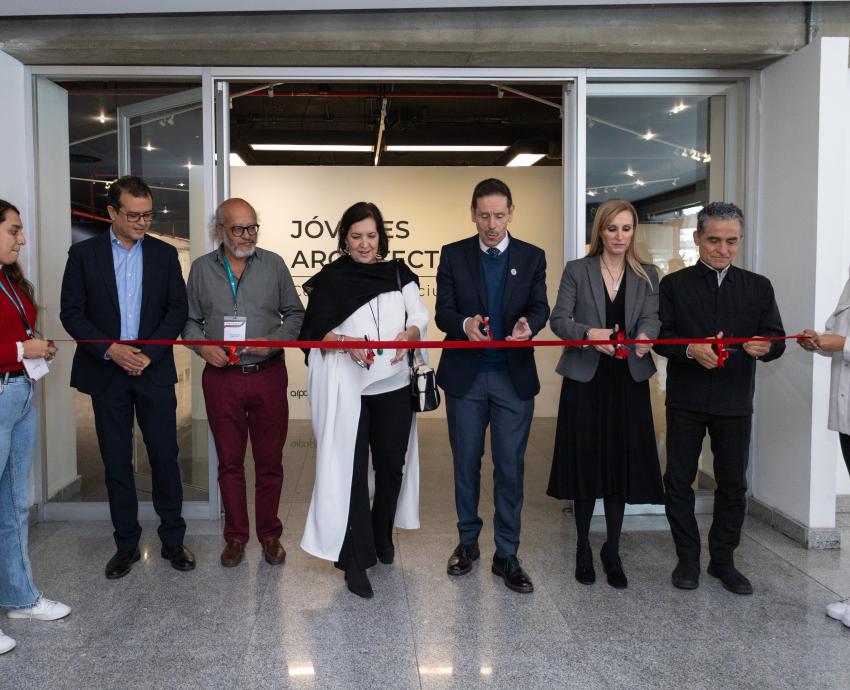 Inauguran exposición de proyectos, presentan libros y documentales, y recorren el Museo de Ciencias Ambientales