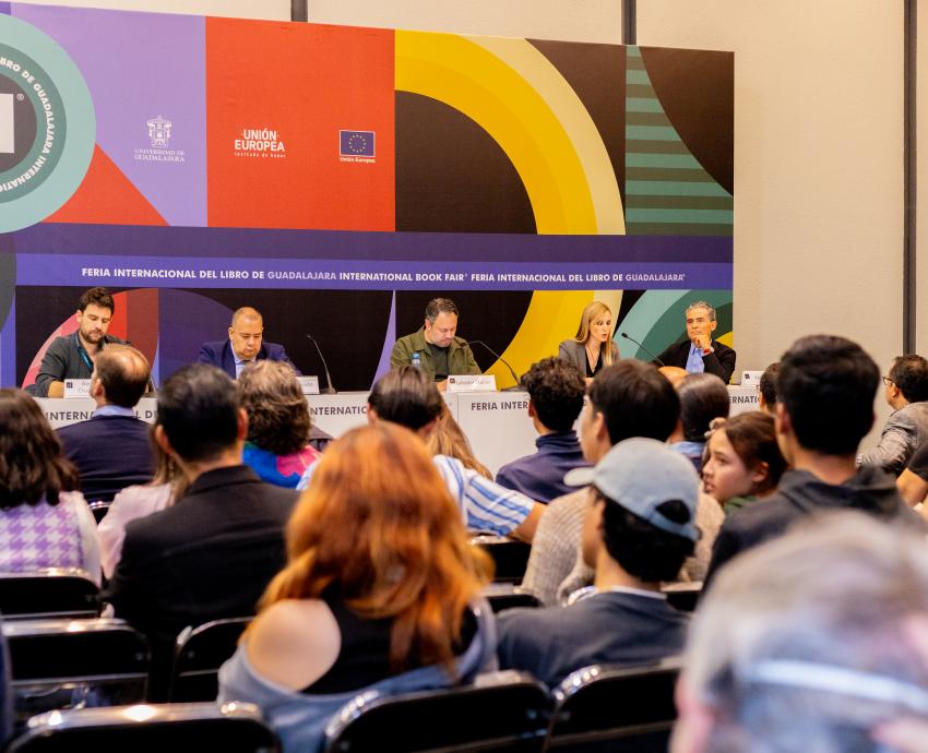 Inauguran exposición de proyectos, presentan libros y documentales, y recorren el Museo de Ciencias Ambientales