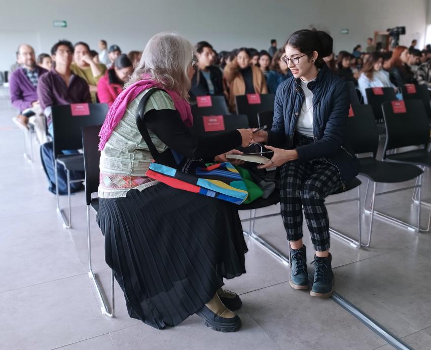 Vivimos en ciudades con formas masculinas y rendidas a la producción: Tatiana Bilbao