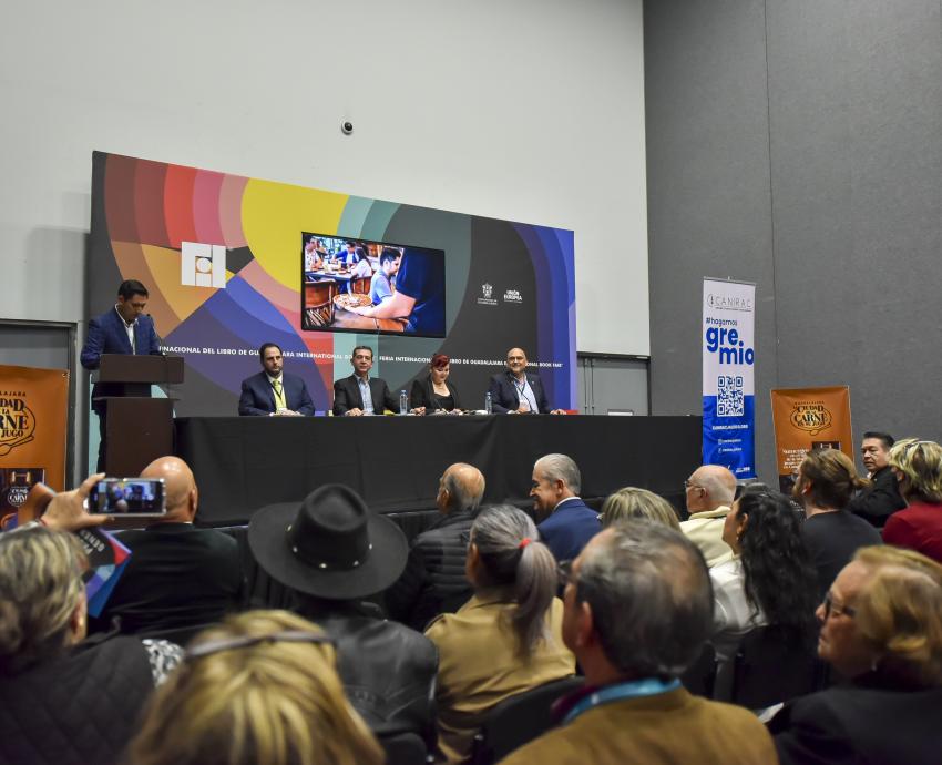 Presentan libro “Guadalajara, ciudad de la carne en su jugo”, de UdeG-CANIRAC 