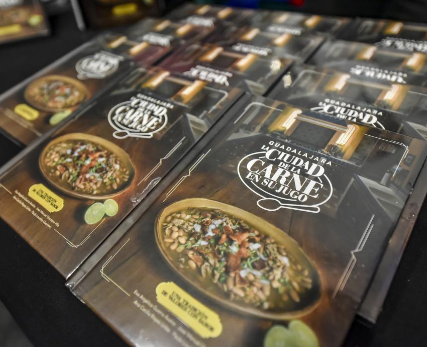 Presentan libro “Guadalajara, ciudad de la carne en su jugo”, de UdeG-CANIRAC 