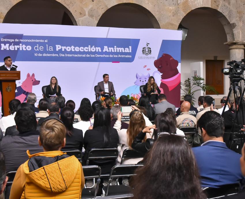Congreso de Jalisco reconoce a creador de la Muestra Biológica del CUCSur