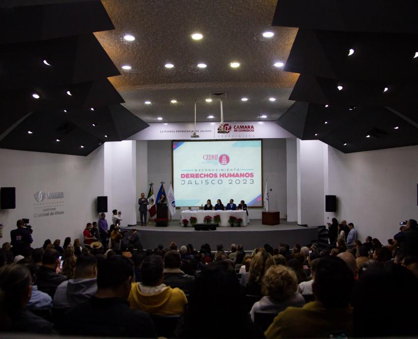 Otorga CEDHJ reconocimiento en derechos humanos a universita