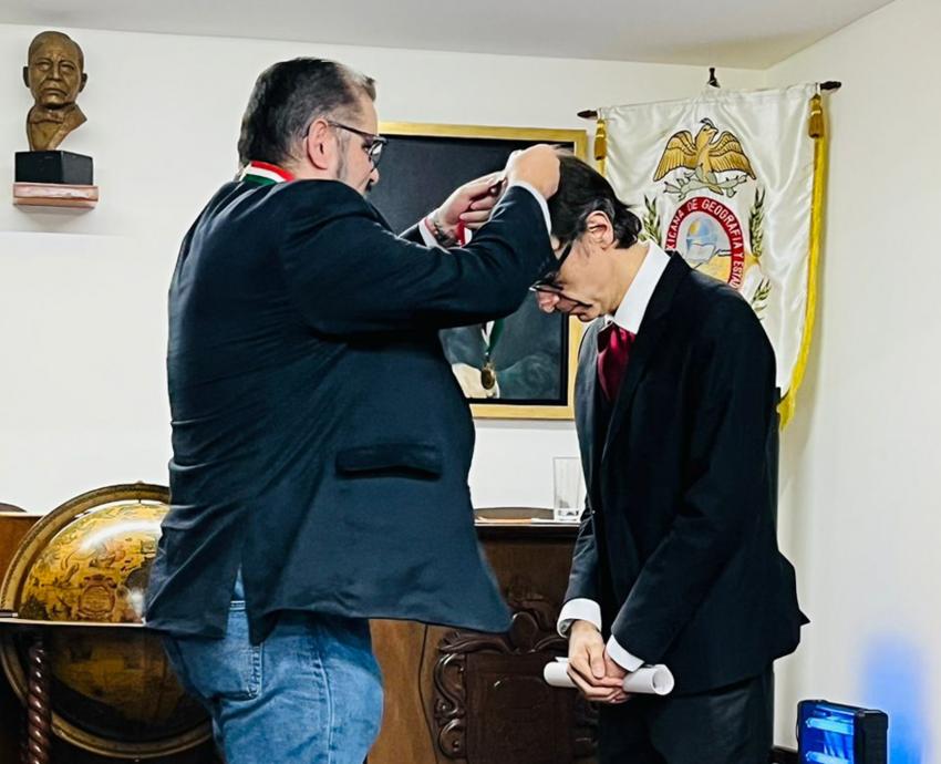 Ingresa Eduardo Escoto, académico del CUAAD, a la Benemérita Sociedad de Geografía y Estadística del Estado de Jalisco
