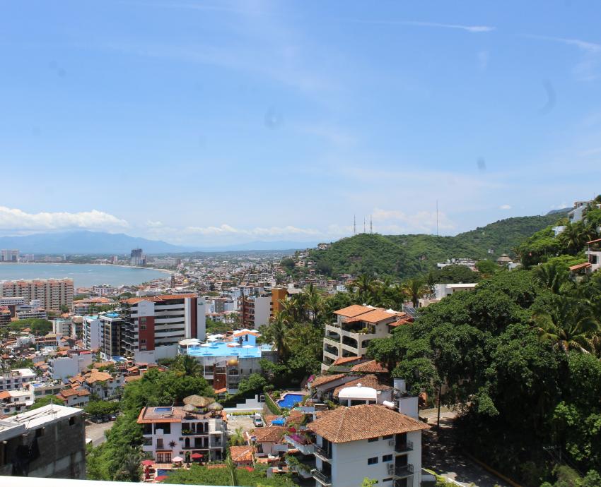 Presencia de nómadas digitales acentúan gentrificación en Puerto Vallarta