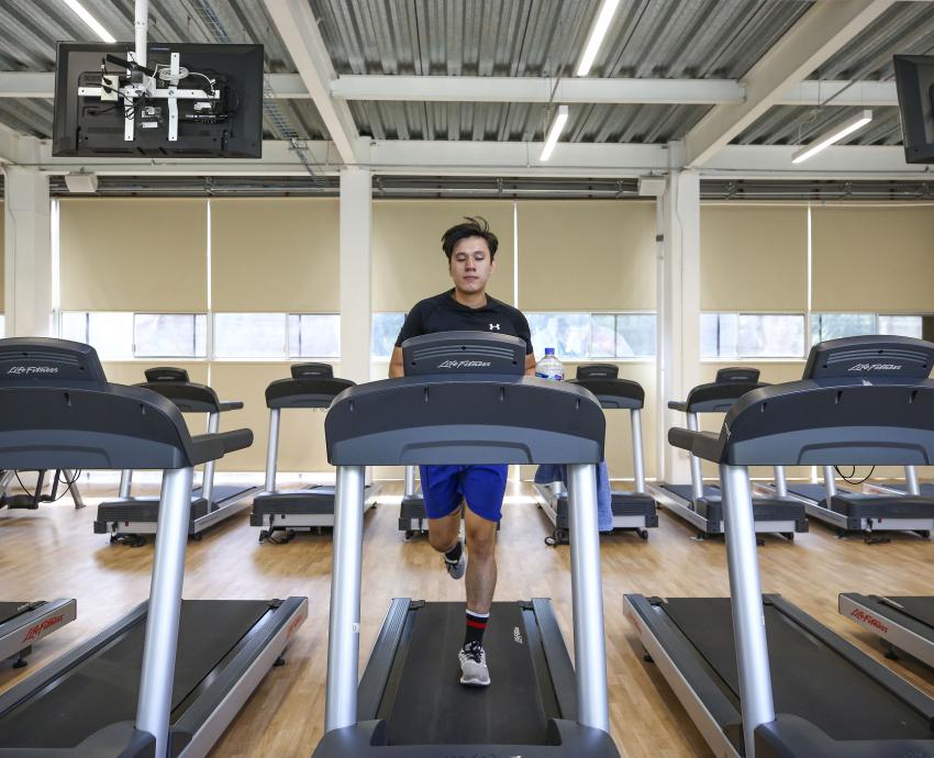 Recomiendan asesoría profesional antes de iniciar con ejercicio en gimnasios