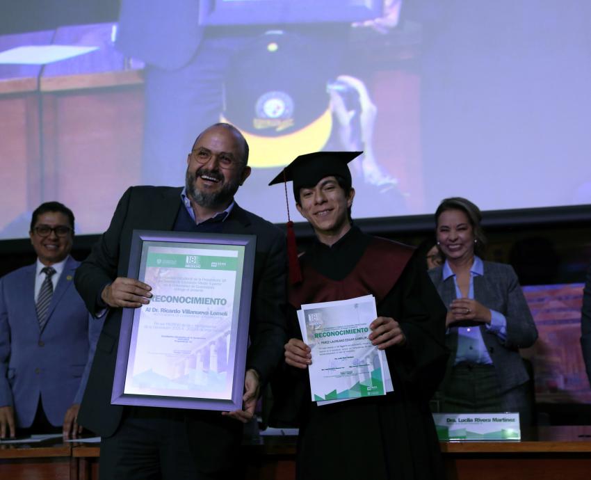 Apadrina Rector General a 287 estudiantes de la Preparatoria 18