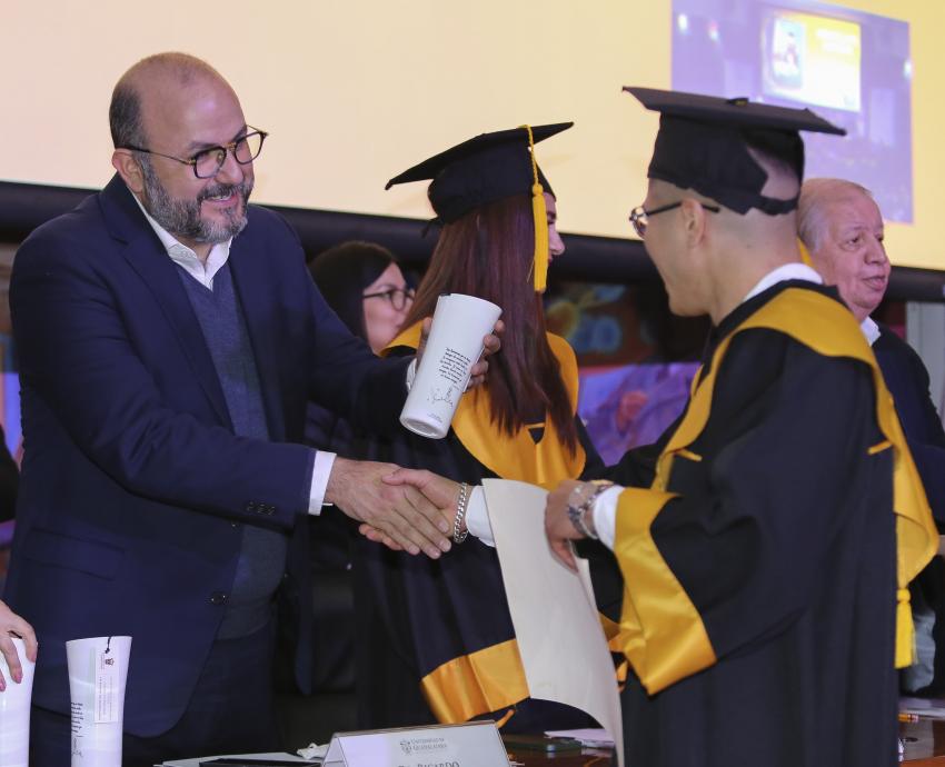 Apadrina Rector General a 78 egresados de la licenciatura en Criminología 