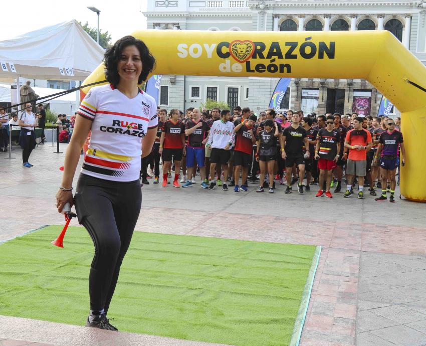 Participan mil 400 personas en primera Carrera Vertical UdeG en edificio de Rectoría