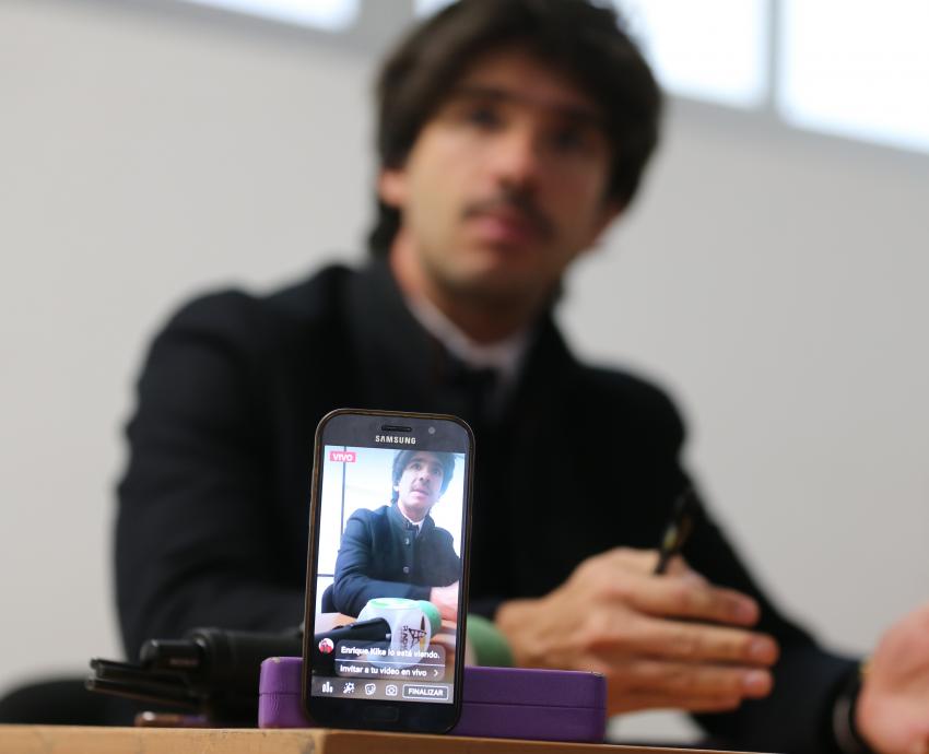 Juan Branco, abogado de Julian Assange, comparte experiencias en CUCSH