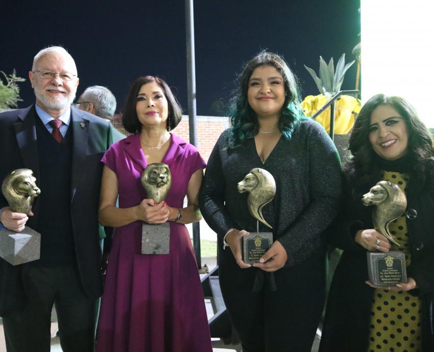 Noche de gala y orgullo UdeG 