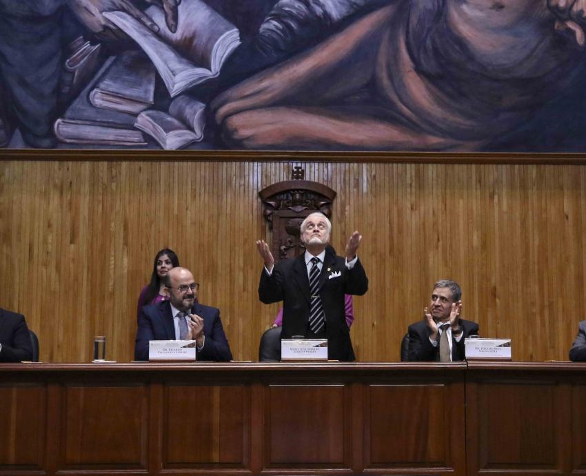 Distinguen a José Manuel Jurado Parres como Maestro Emérito de la UdeG