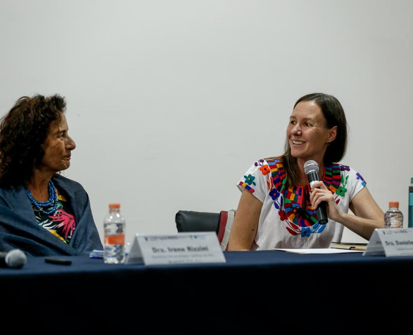 Expertos proponen decolonizar la idea de niñez en América Latina para erradicar violencias