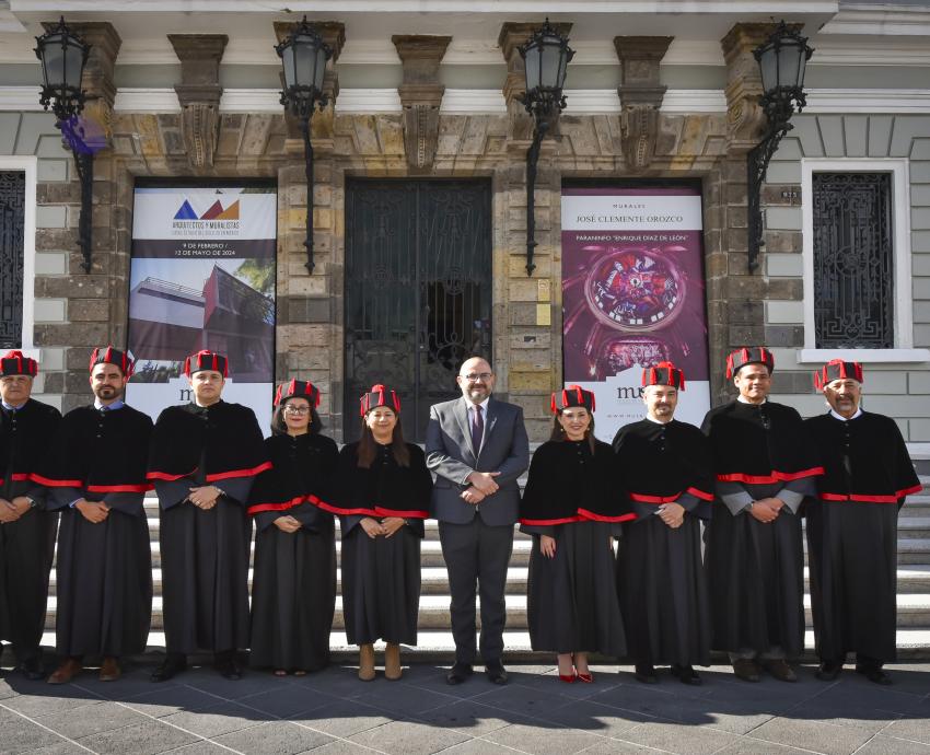 Apadrina Rector General a nuevos doctores en derechos humanos 