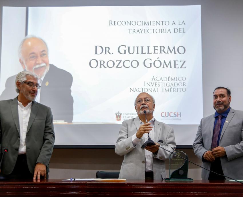 UdeG reconoce trayectoria académica del doctor Guillermo Orozco Gómez