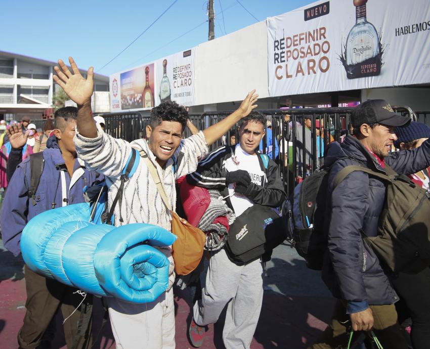 Persisten barreras institucionales para brindar derechos sociales a migrantes en AMG