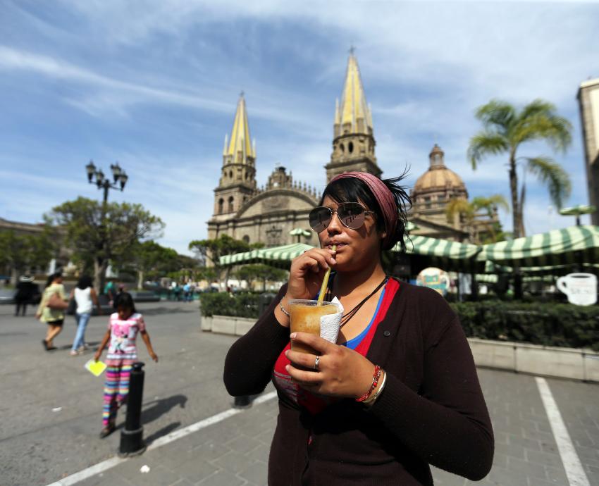 Alertan en esta temporada, hidratarse para evitar golpes de calor 