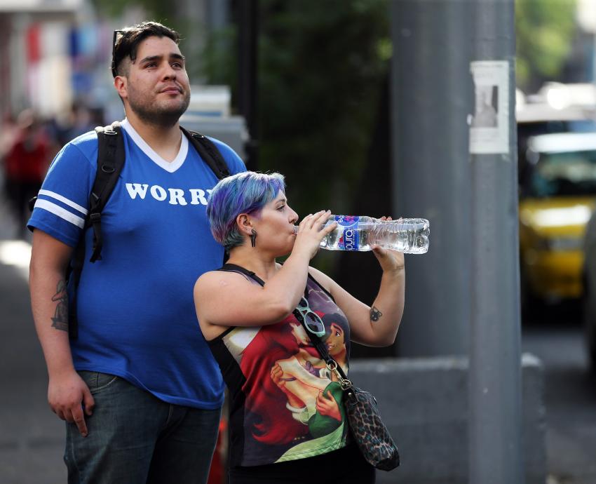 Alertan en esta temporada, hidratarse para evitar golpes de calor 