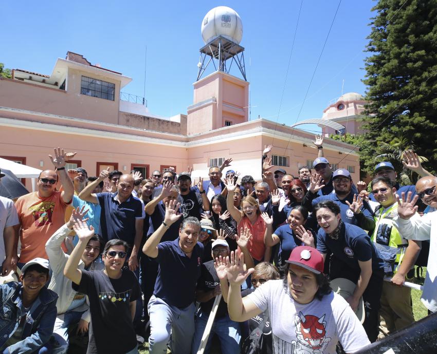 Disfrutan más de cuatro mil personas eclipse solar en el Instituto de Astronomía y Meteorología