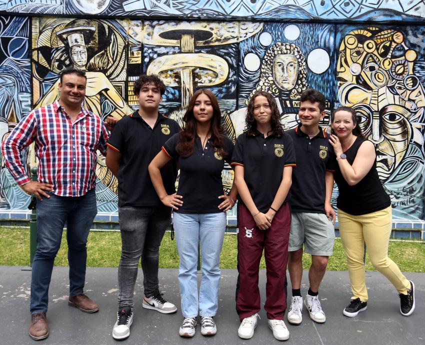 Alistan viaje estudiantes de la Preparatoria 14 para participar en RoboCup