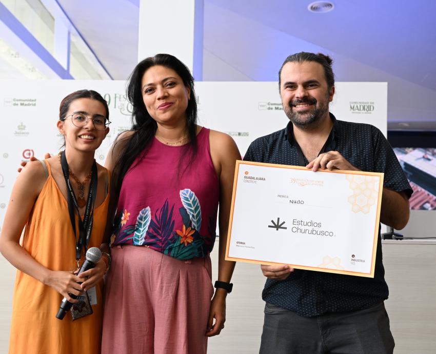 “La peluca” arrasa en Guadalajara Construye