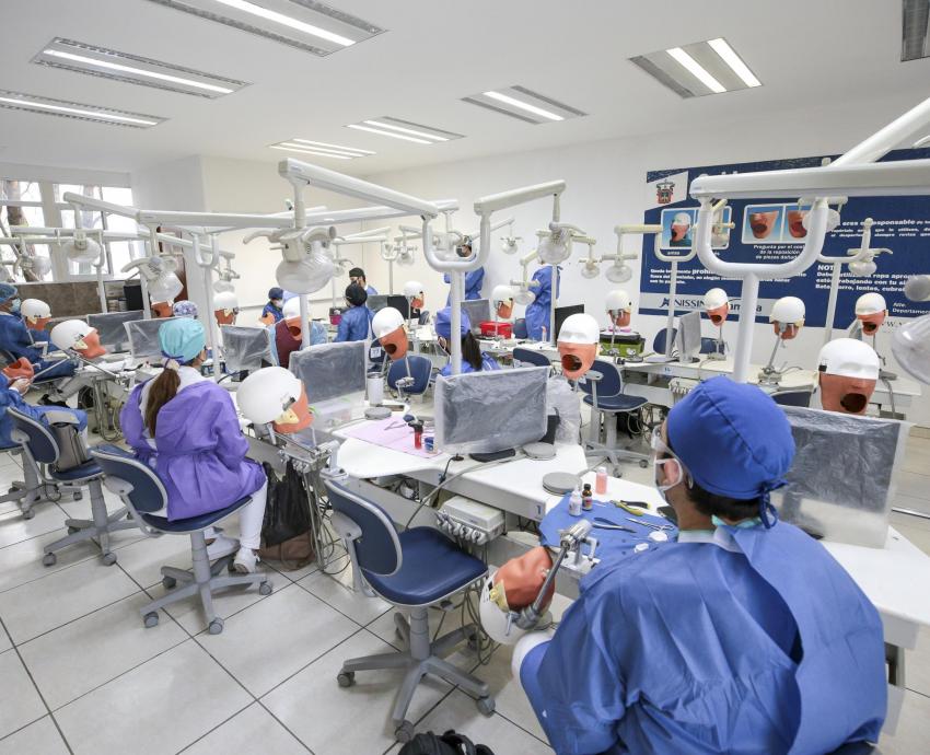 UdeG busca fortalecer el trabajo de los institutos, centros y laboratorios de investigación 