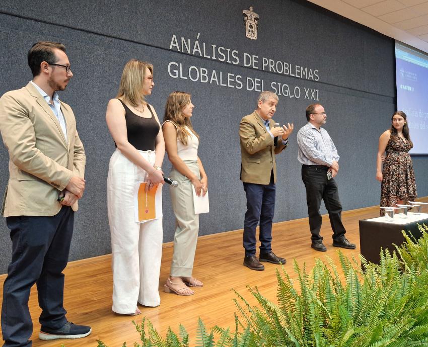 Docentes se alistan para acompañar en nueva asignatura de Análisis de Problemas Globales del siglo XXI