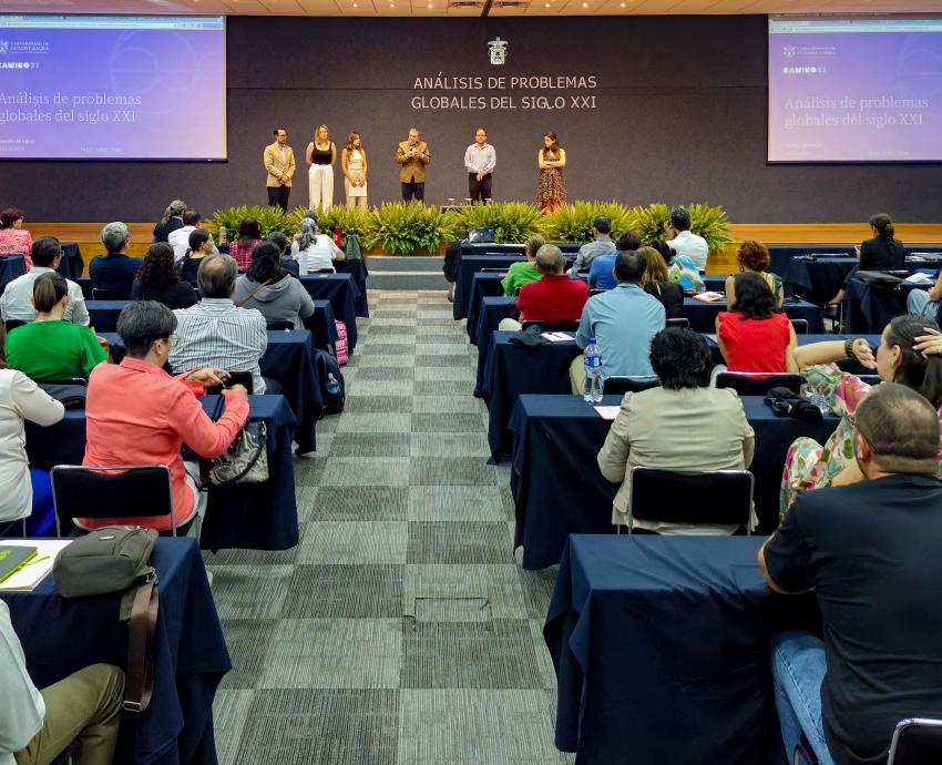 Docentes se alistan para acompañar en nueva asignatura de Análisis de Problemas Globales del siglo XXI