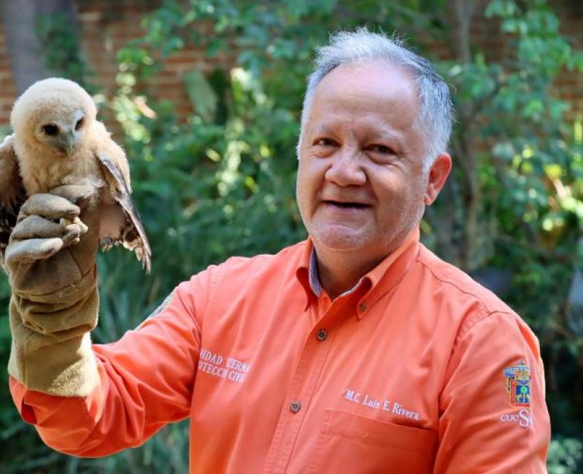 Reconocen con Premio Iberoamericano de Medio Ambiente al maestro Luis Eugenio Rivera Cervantes