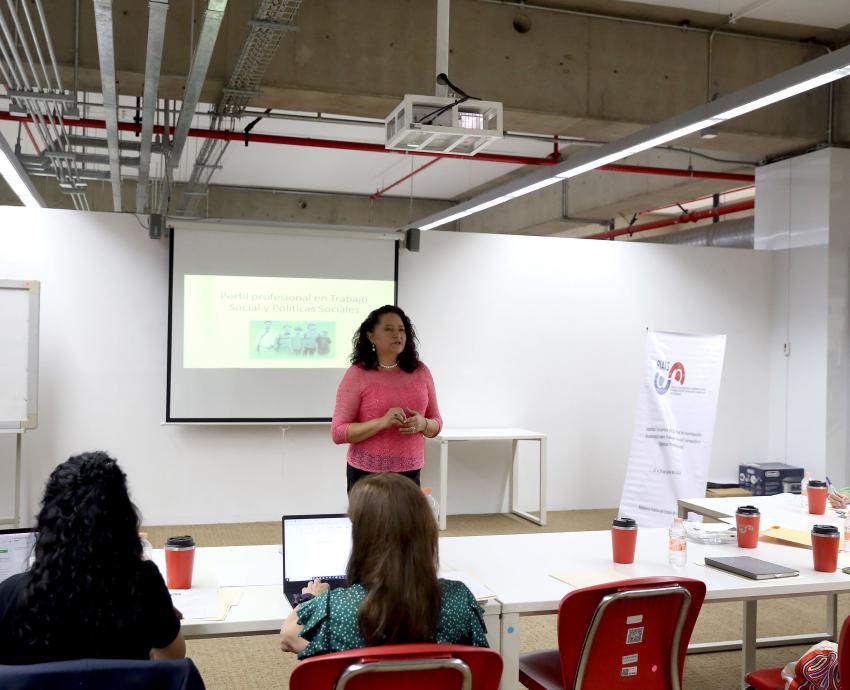 Buscan actualizar y replantear la formación de las y los trabajadores sociales