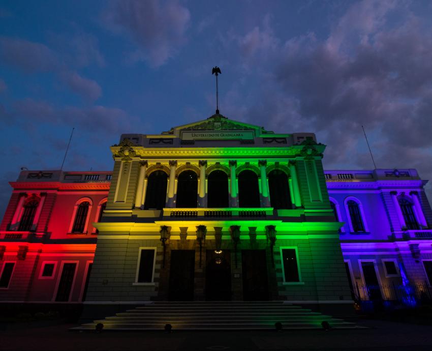 El MUSA colorea con luz su fachada por Día Internacional del Orgullo 