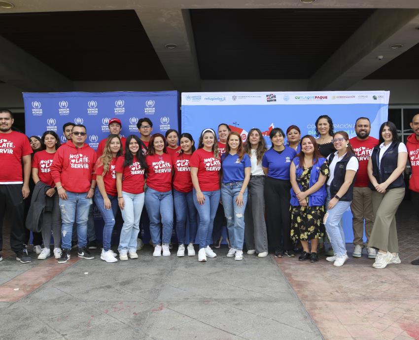 Refugiados reciben atención médica gratuita en brigadas “Nos late servir”