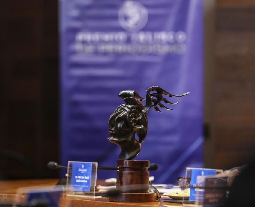 Entrega UdeG estafeta del Premio Jalisco de Periodismo a Universidad LAMAR