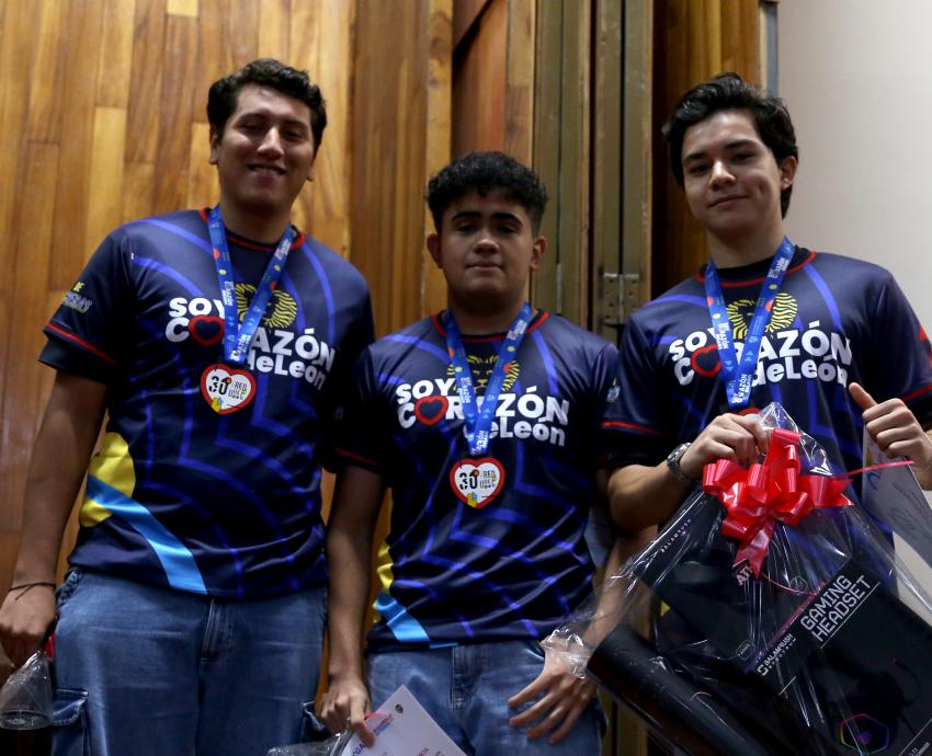 Premian a los mejores del primer Torneo UDG E-Sports  