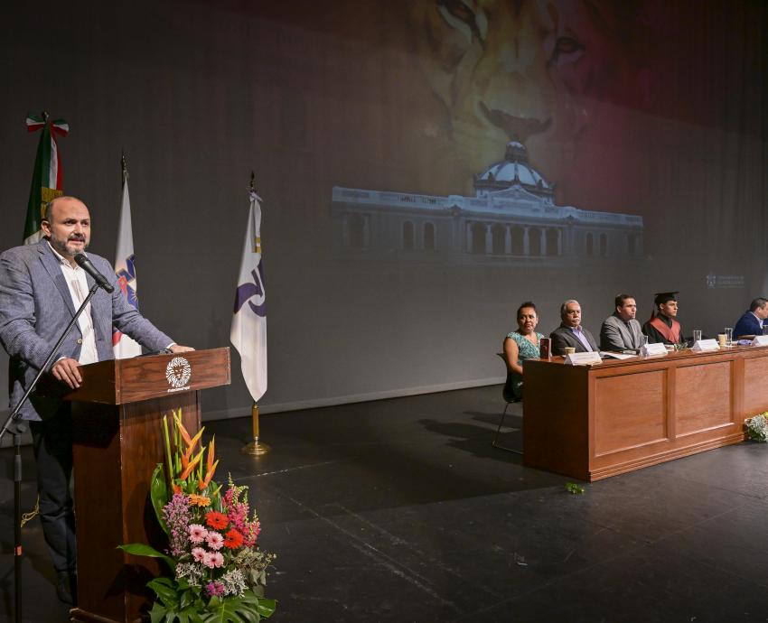 Apadrina Rector General a 750 alumnos de la Preparatoria 7