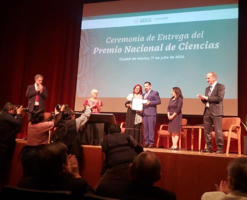 Recibe universitario Premio Nacional de Ciencias, “José Mario Molina Pasquel y Henríquez”