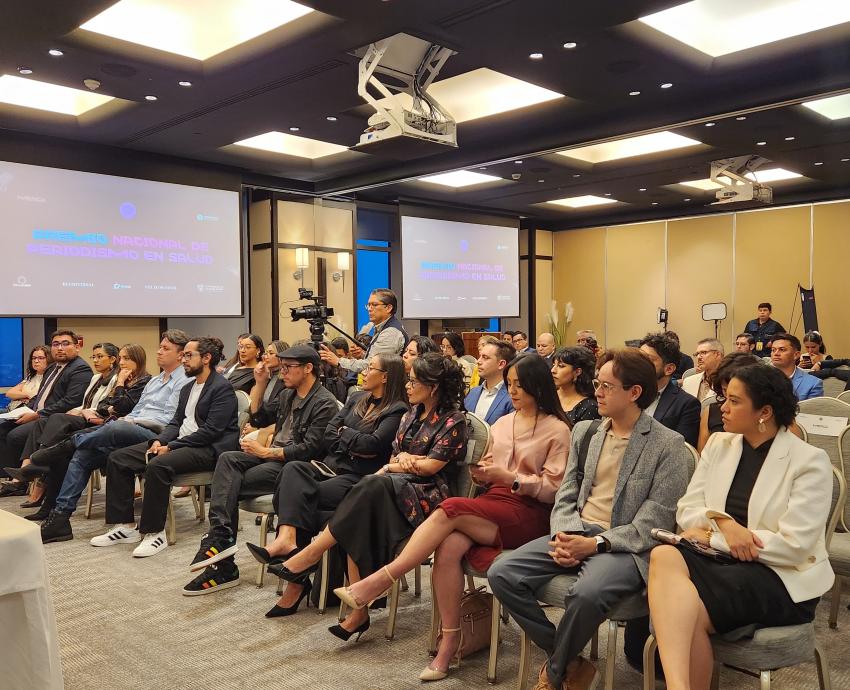 Premian excelencia en periodismo de salud