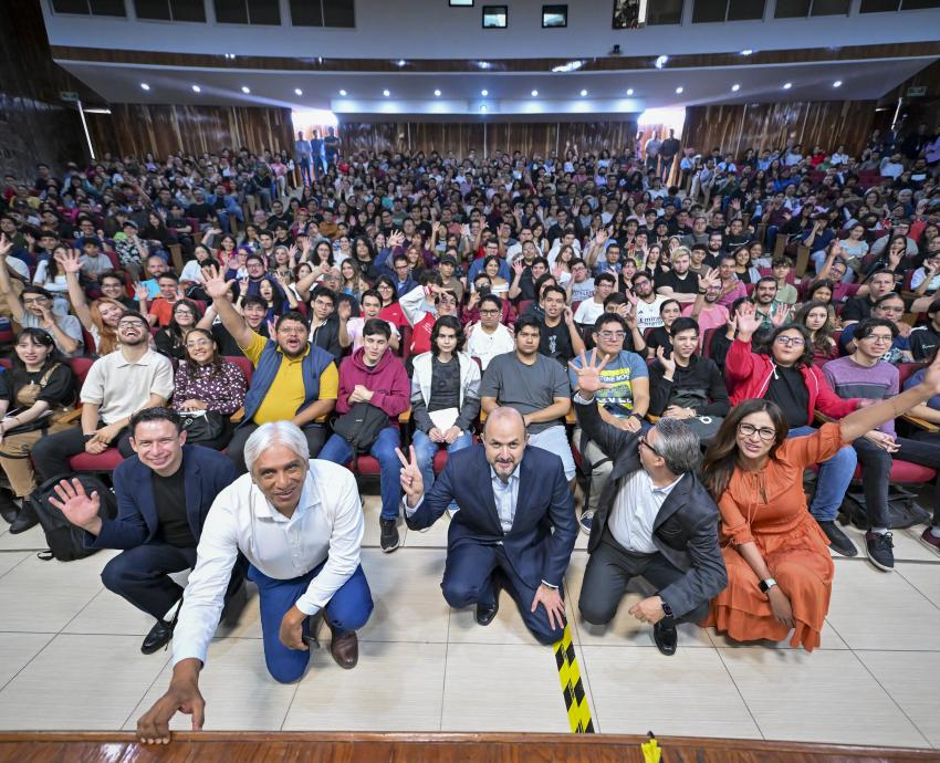 Abre sus puertas el CUGDL y recibe a los primeros 600 alumnos en su historia