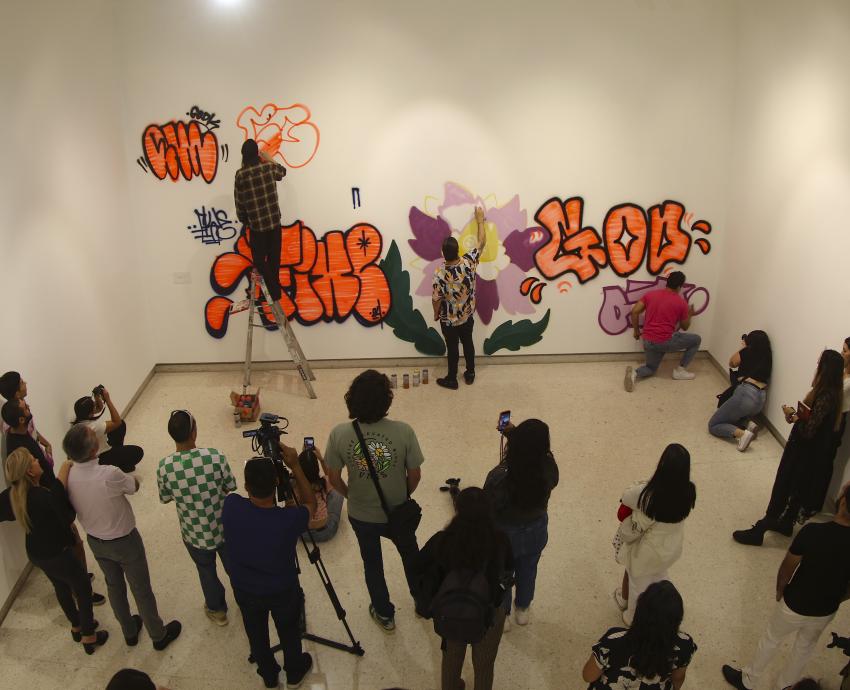 A grafitear el MUSA; artistas urbanos toman los muros del recinto