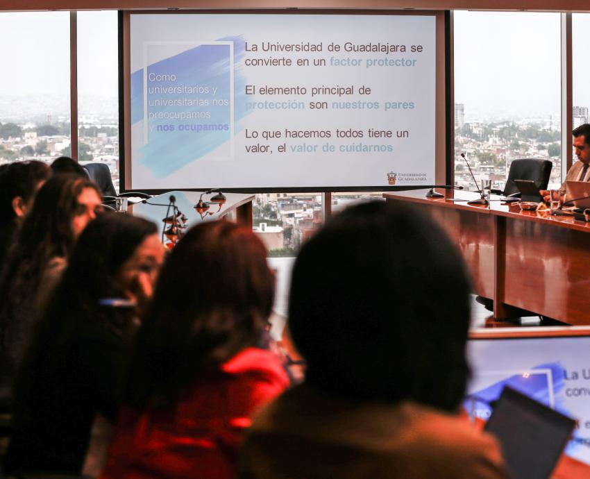A mejorar comunidades universitarias con tutorías